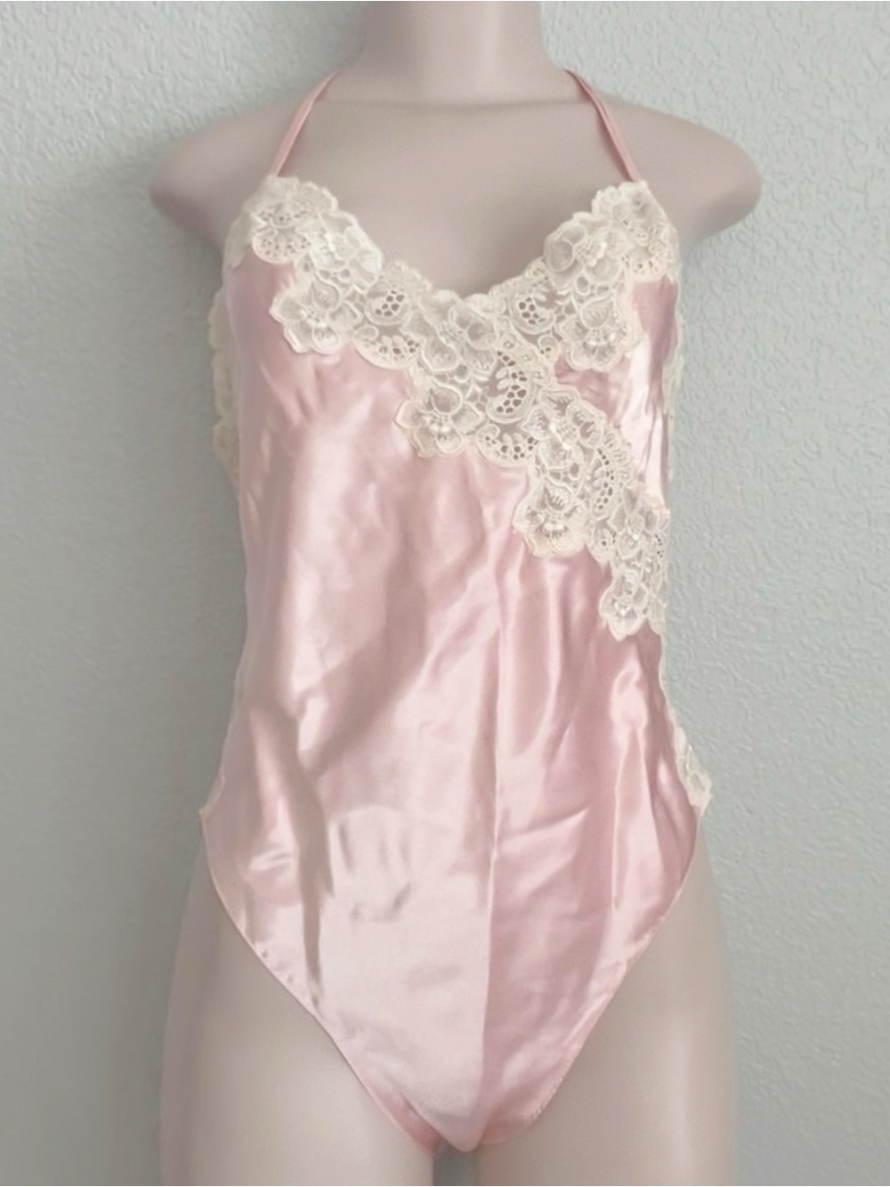 VTG Victoria’s Secret Gold Label 80s 90s Pink Satin Lace Teddy Bodysuit M